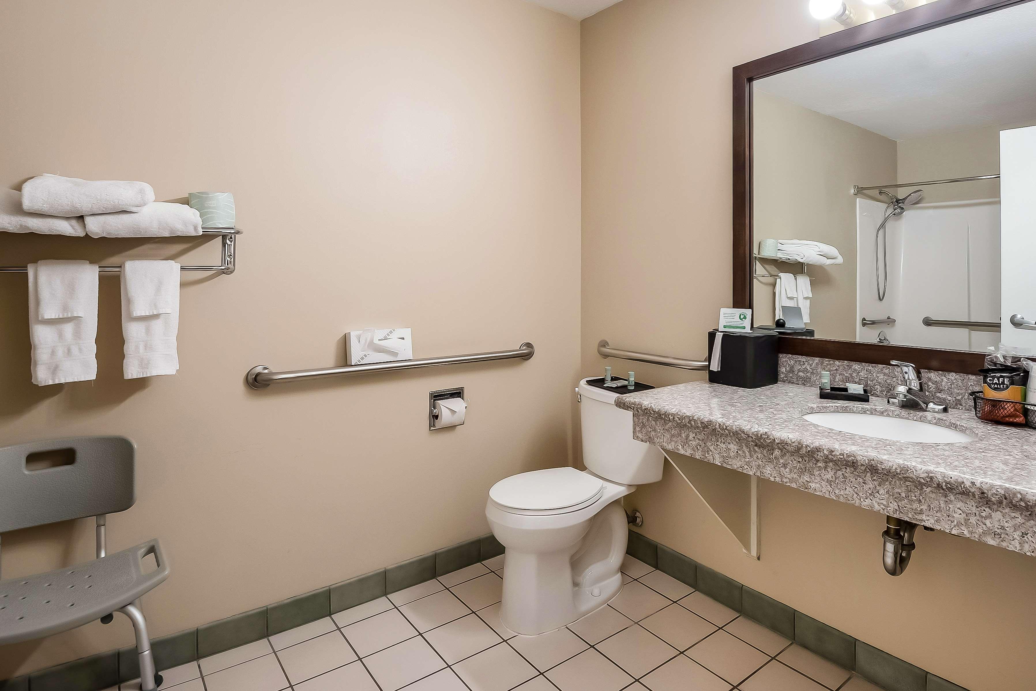 Surestay Hotel By Best Western Фърнли Екстериор снимка