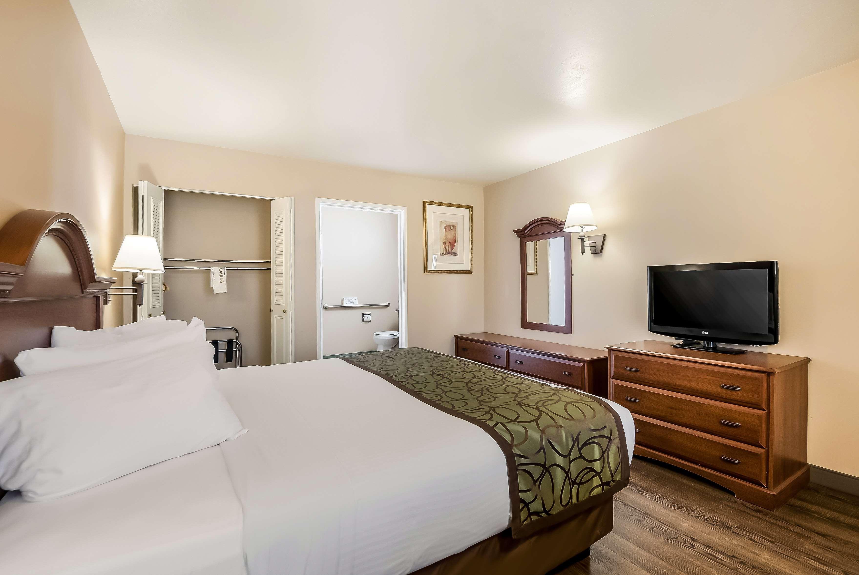 Surestay Hotel By Best Western Фърнли Екстериор снимка